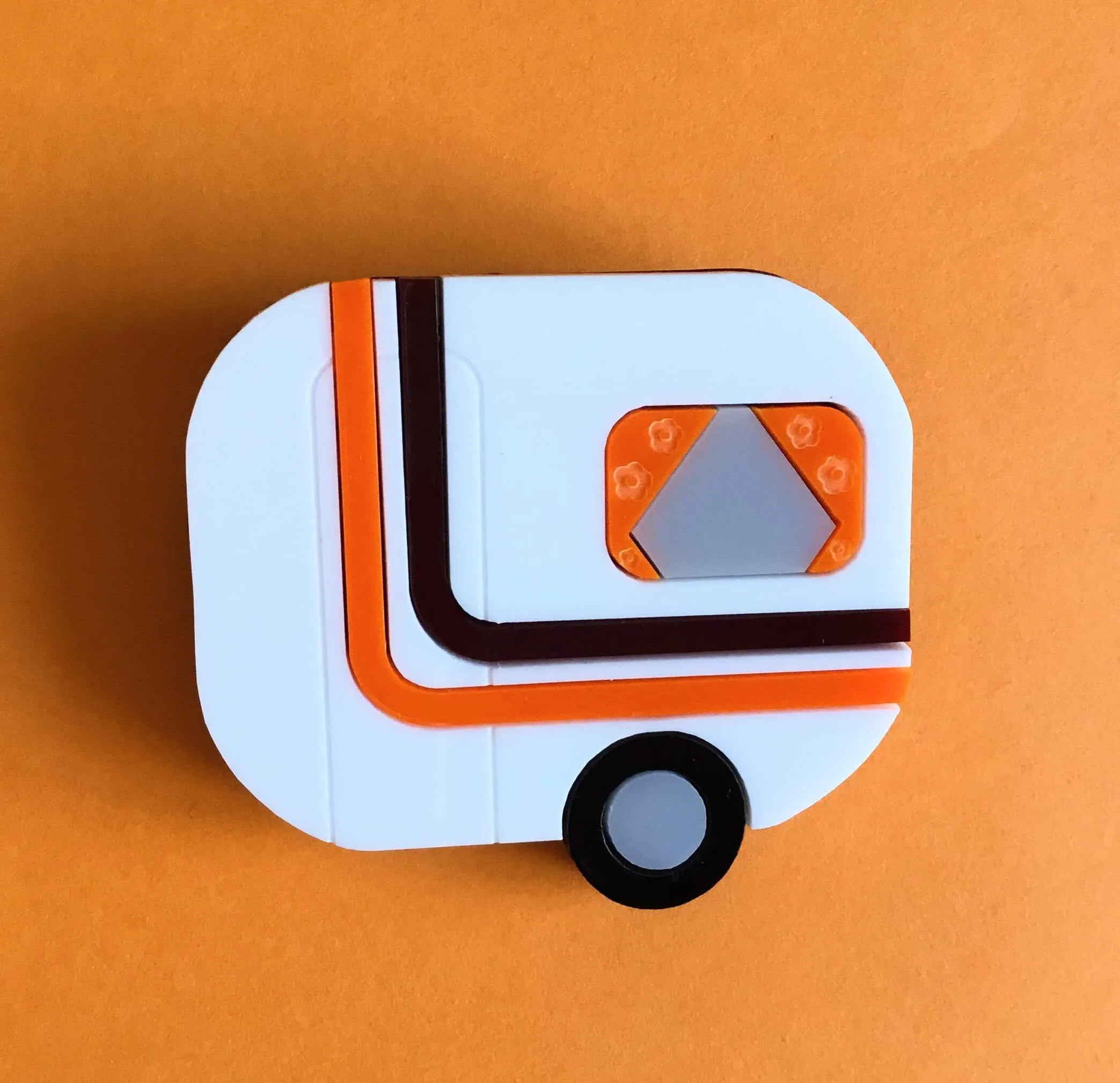 😎 CARAVAN Acrylic Brooch, a small caravan for a happy holiday⛱