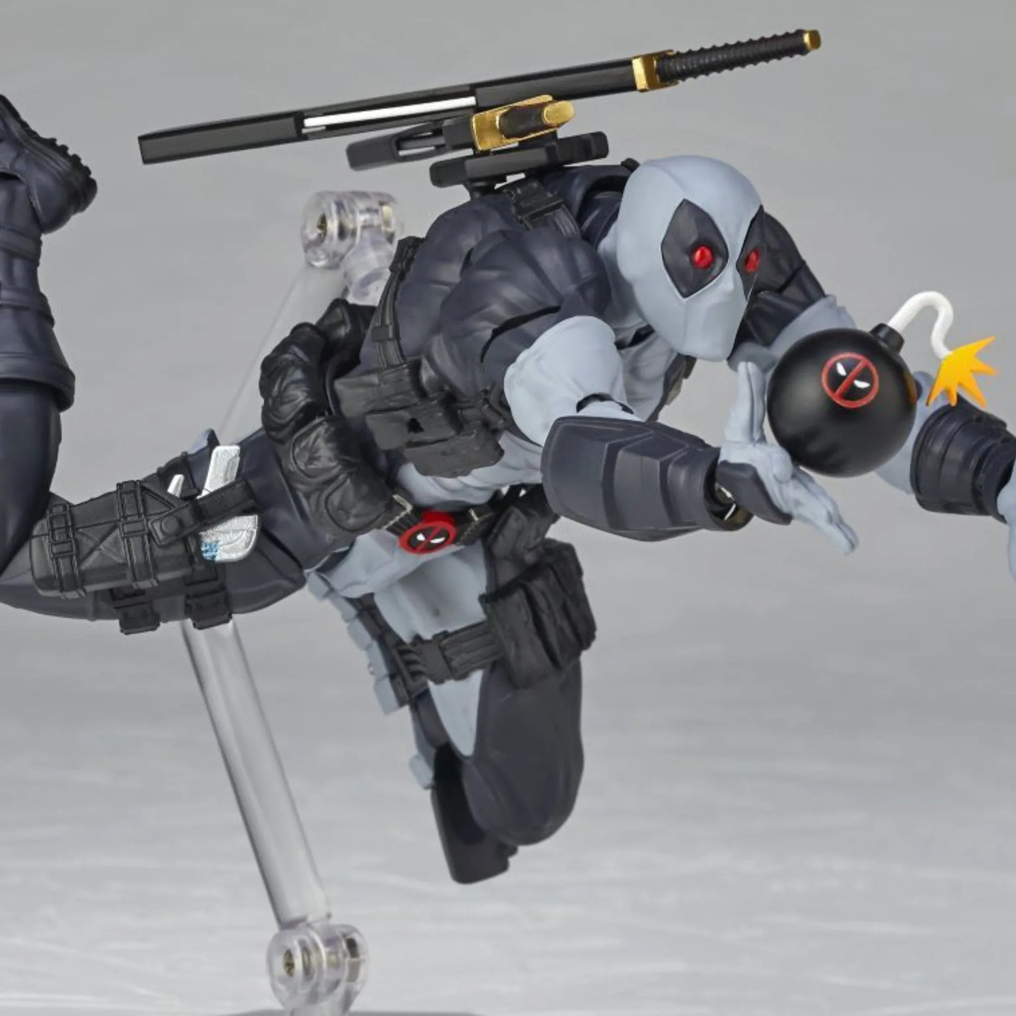 Amazing Yamaguchi Revoltech NR051 Deadpool (X-Force Version 2.5)