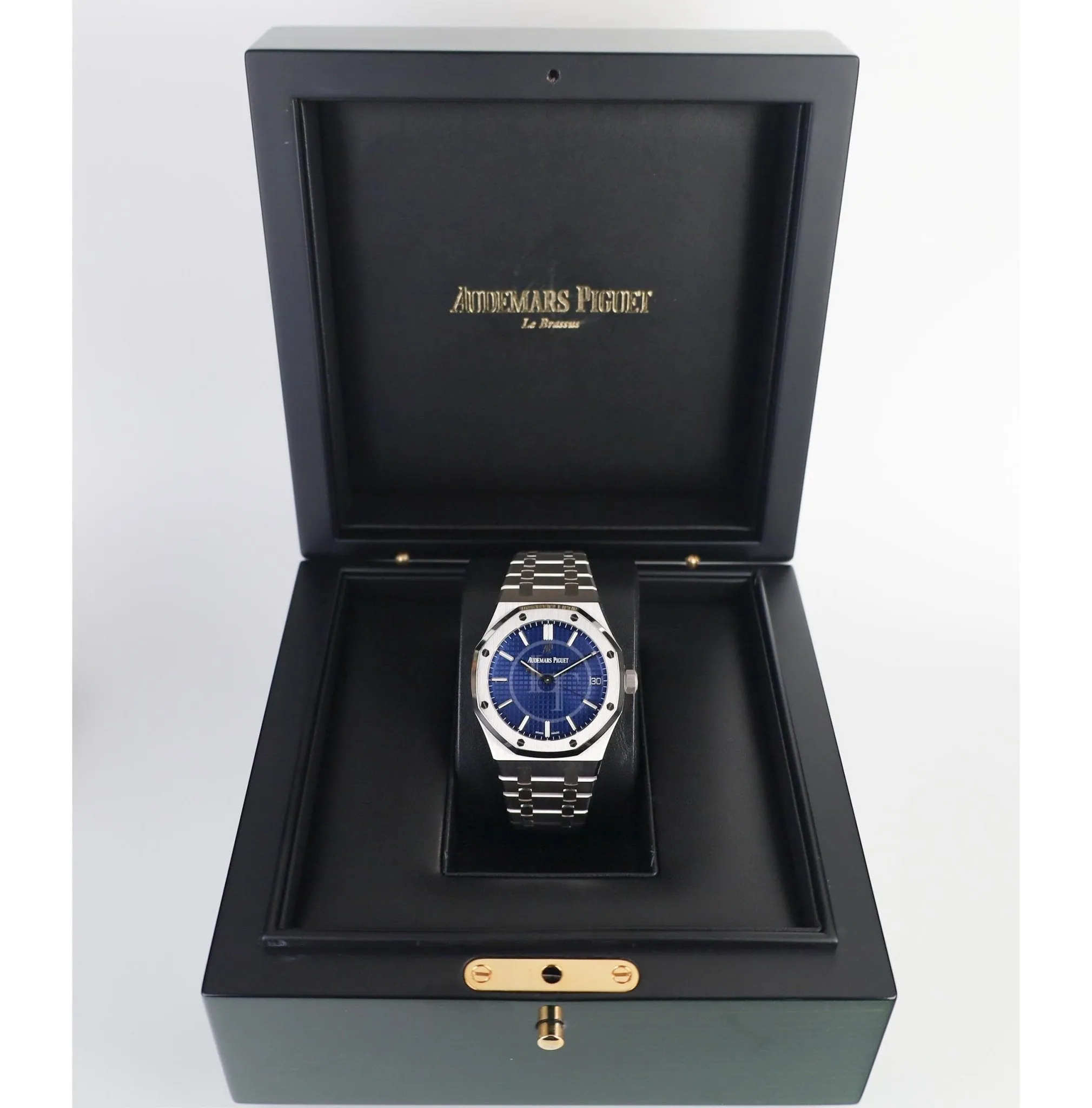 Audemars Piguet Royal Oak 41mm Selfwinding White Gold Blue Dial 15503BC.OO.1220BC.01