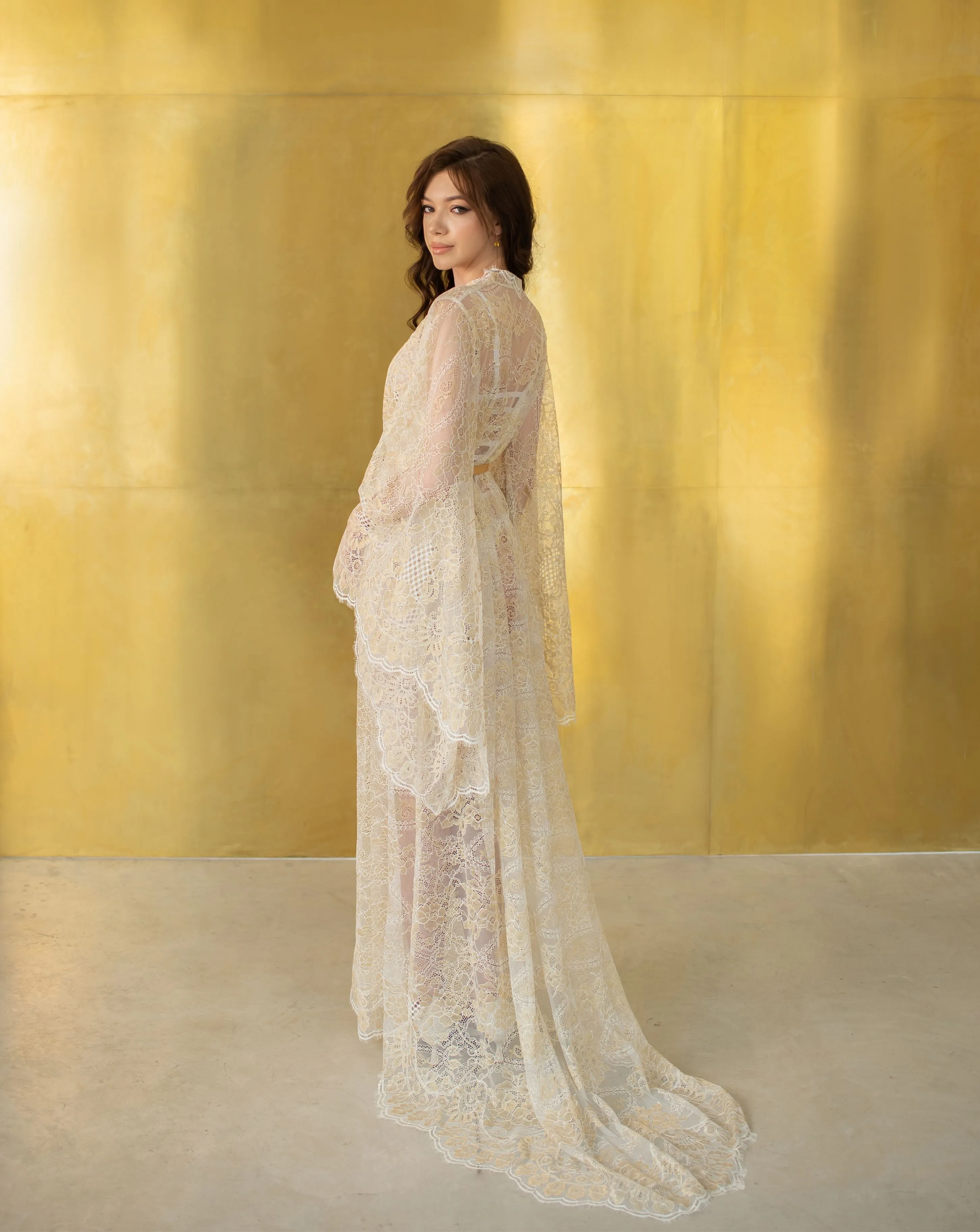 Baroque Long Lace Robe