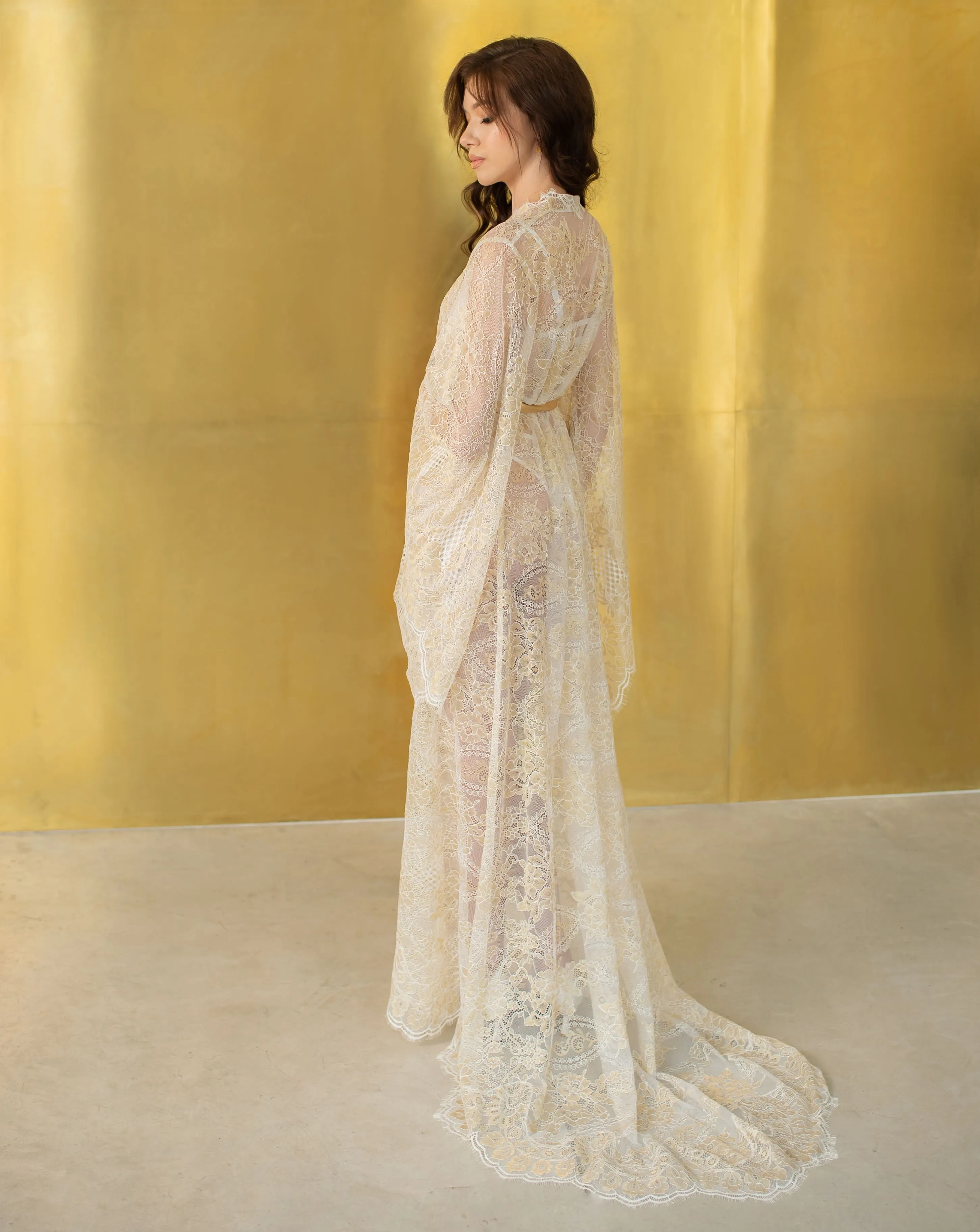 Baroque Long Lace Robe