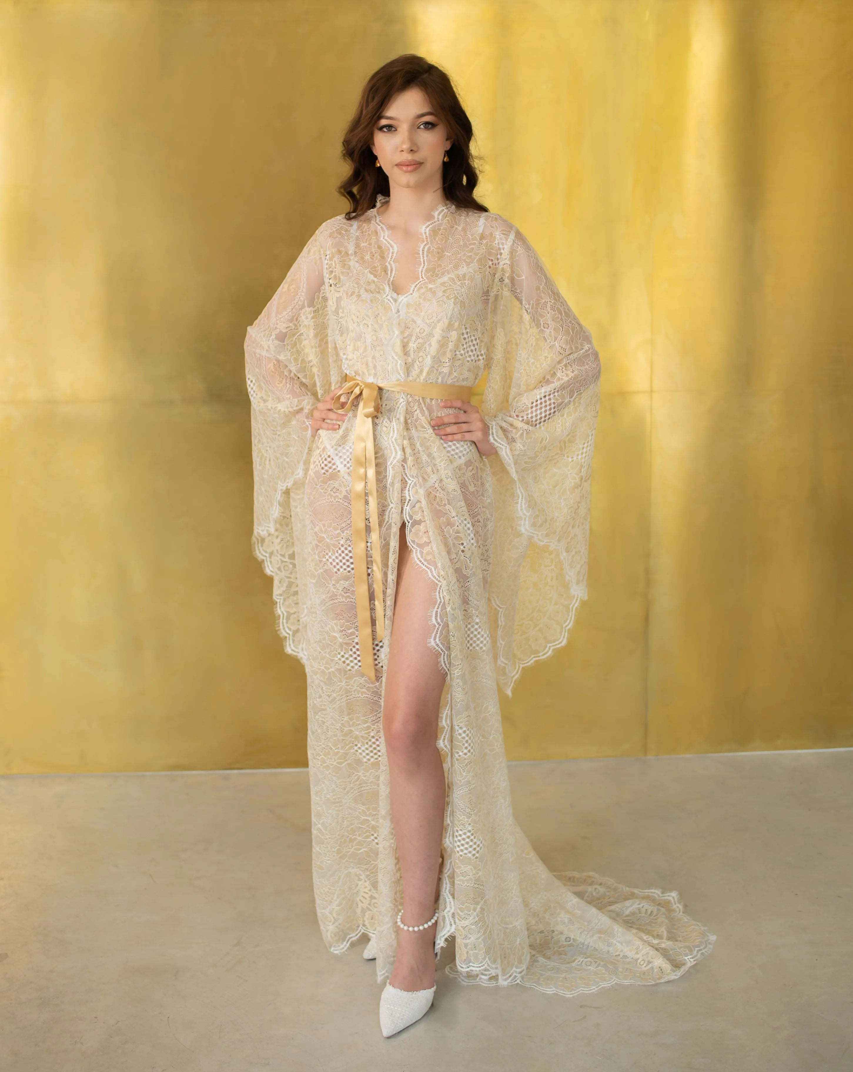 Baroque Long Lace Robe