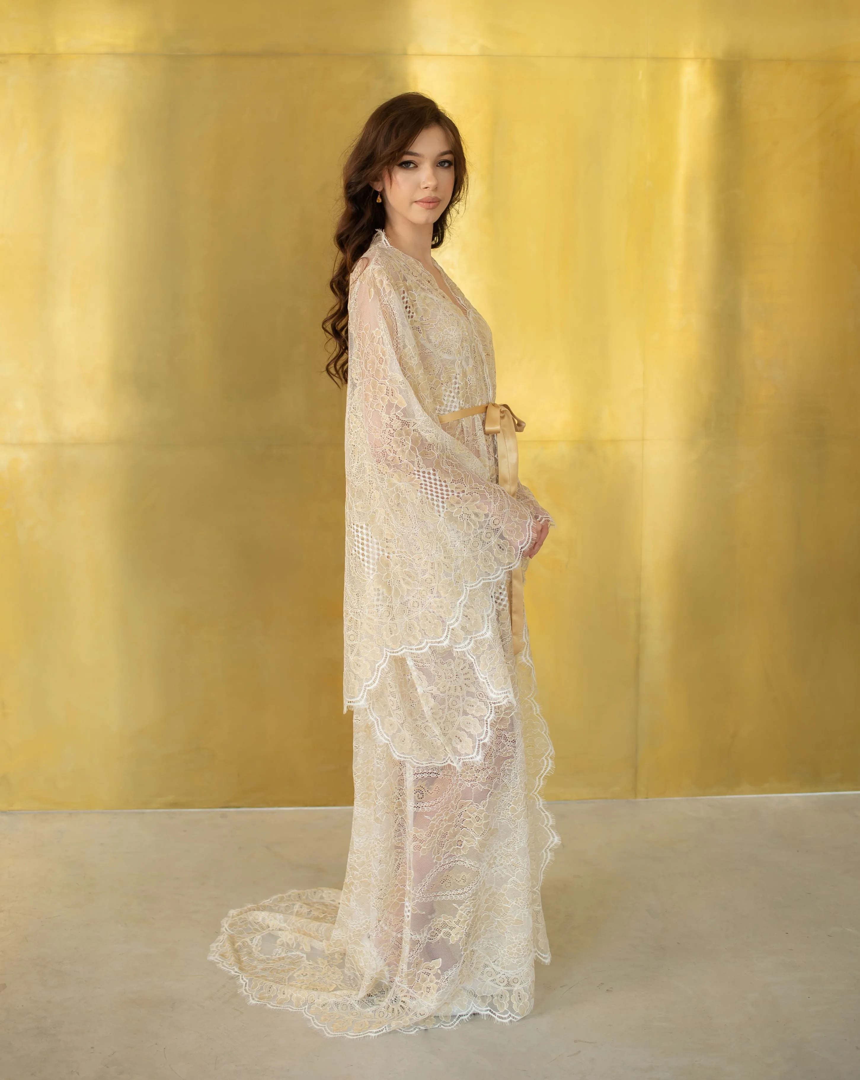 Baroque Long Lace Robe