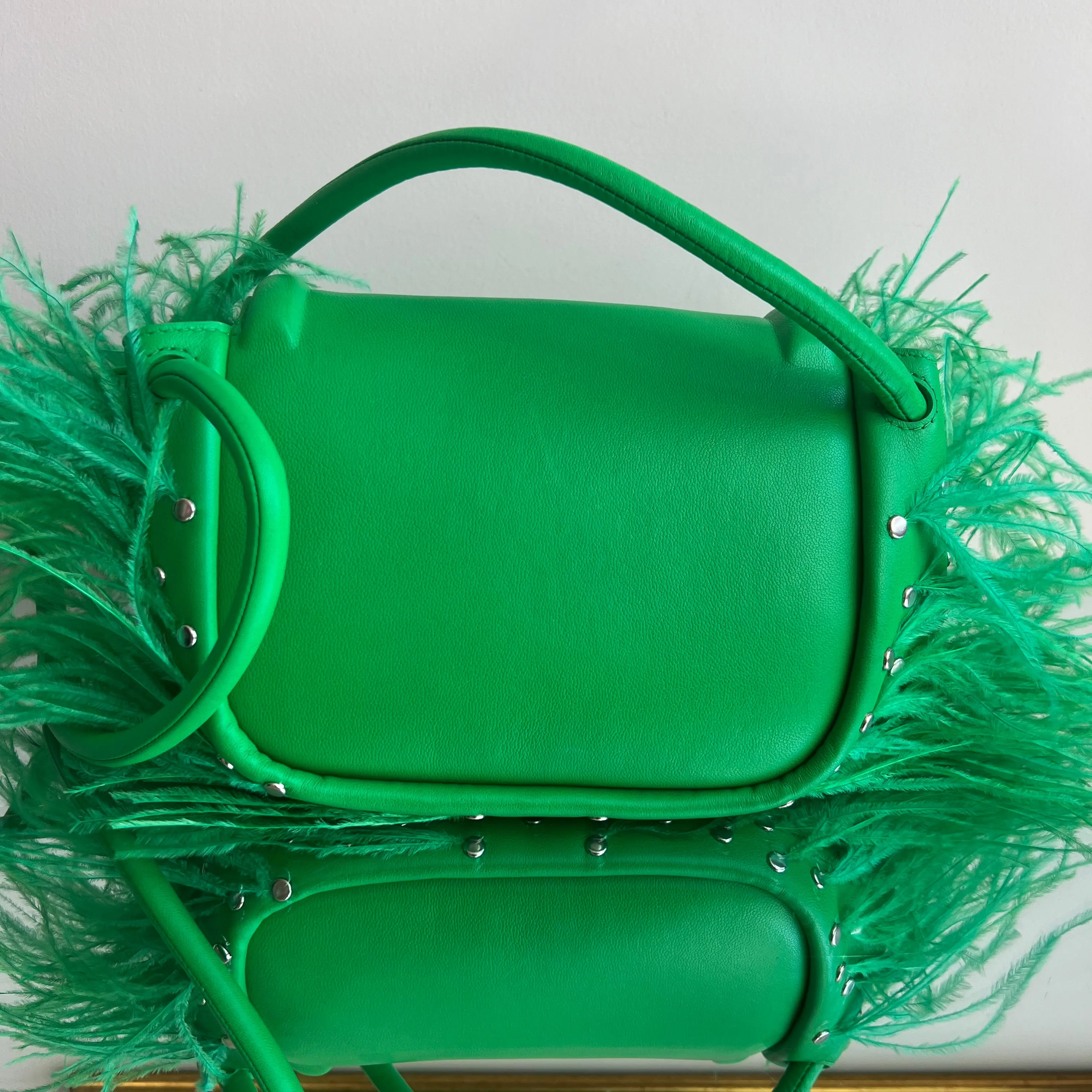 Bolsa Bottega Veneta Com Plumas em Couro Verde