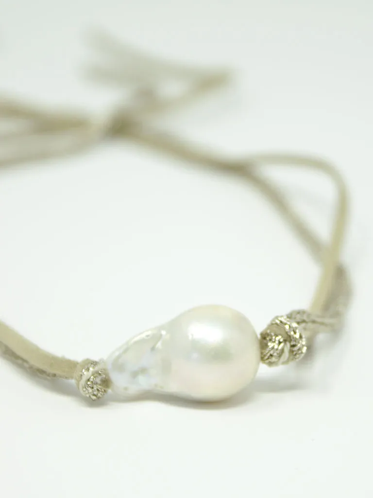 Eva Choker - Single White Baroque Pearl