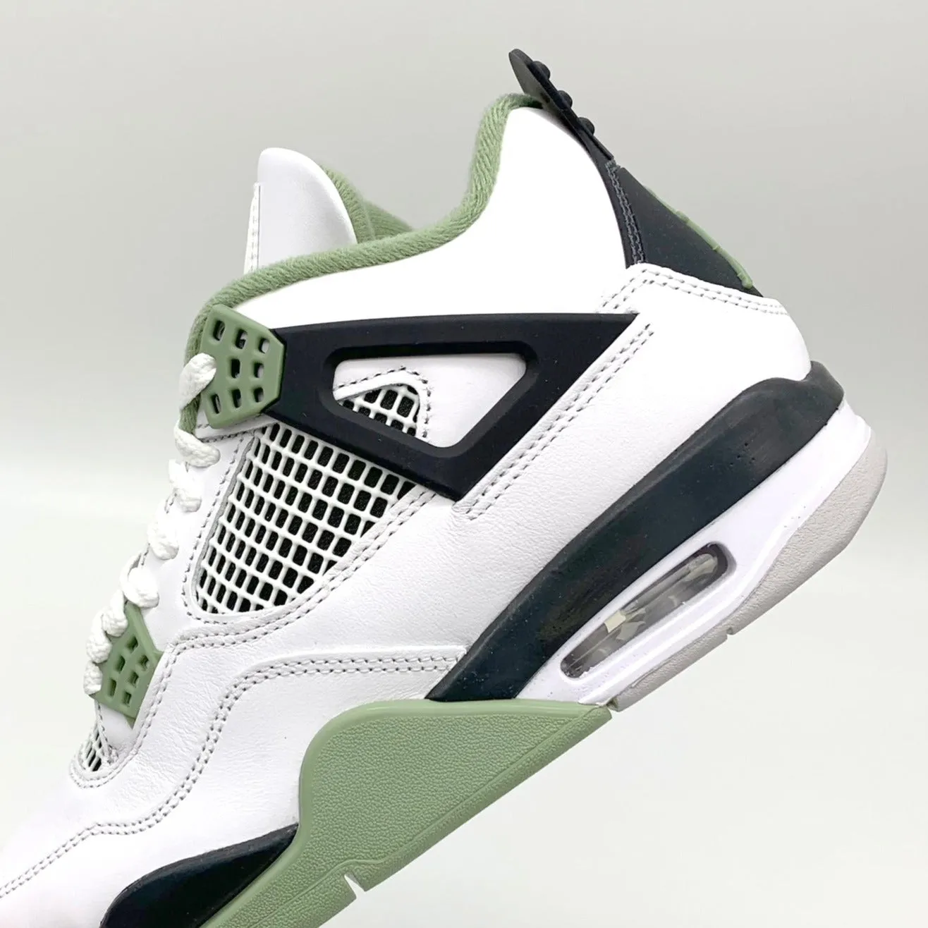 Jordan 4 Retro Seafoam