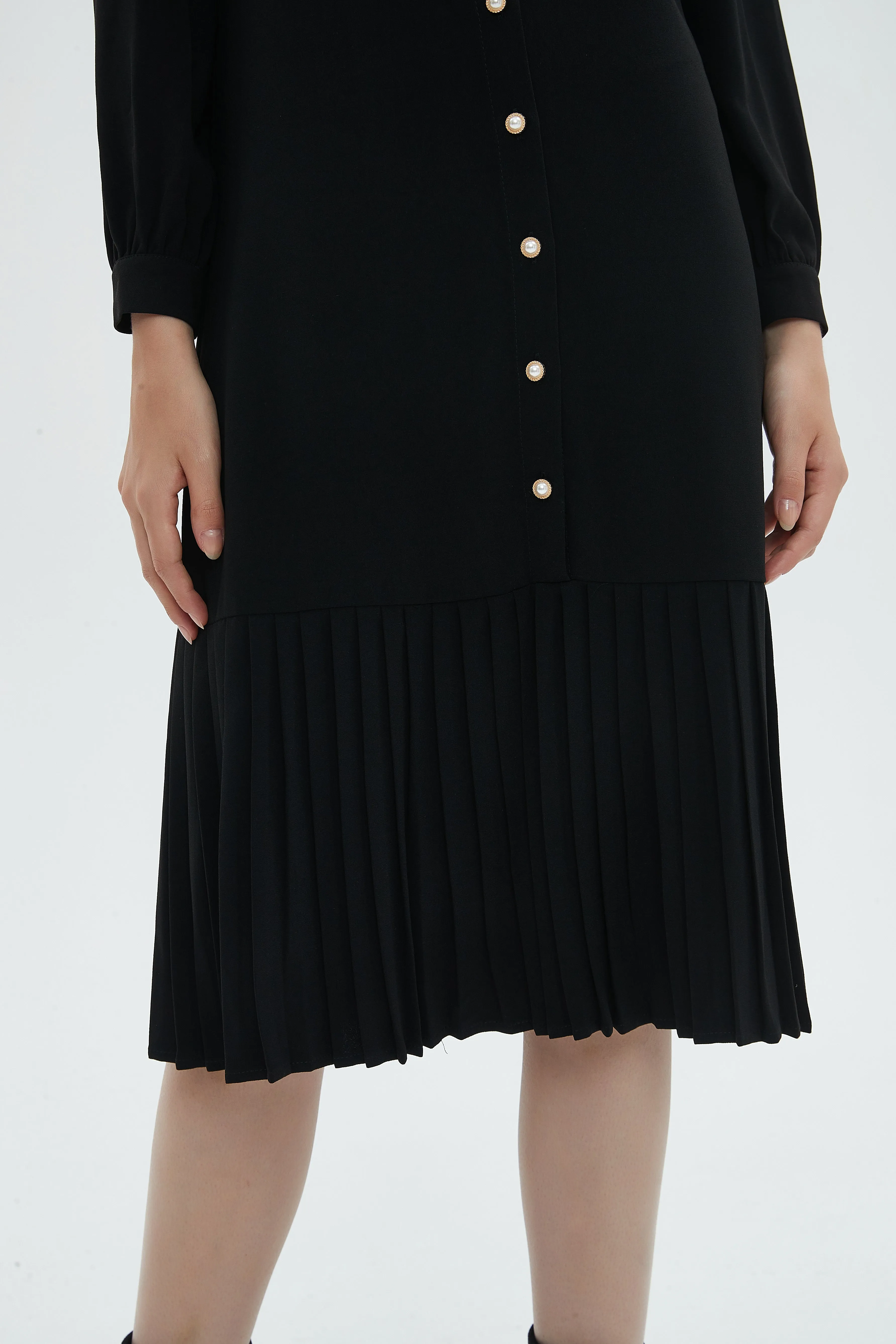 PLEAT BOTTOM BLACK SHIRT DRESS