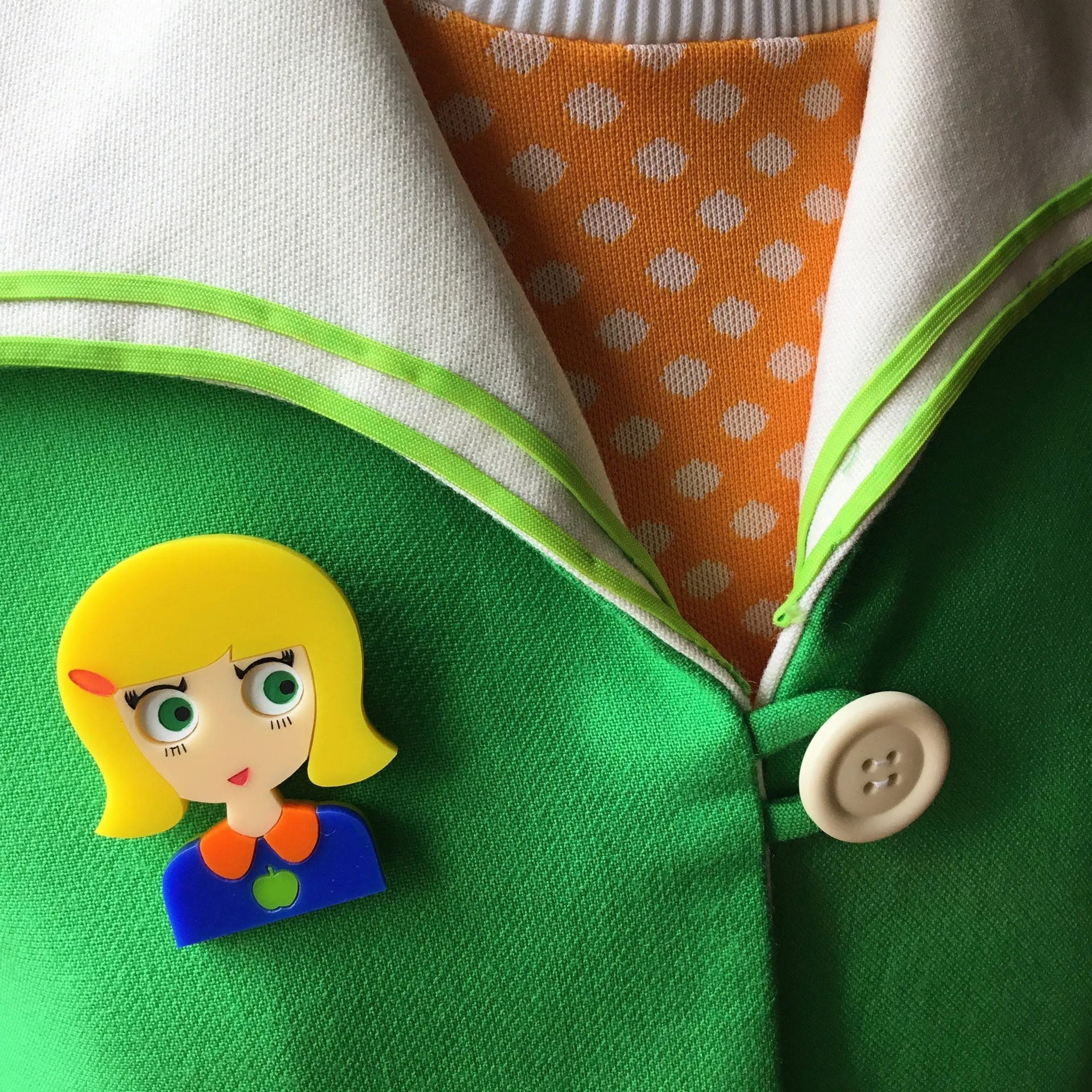 ZOE Acrylic Brooch, A Cute Blonde Girl with Green Eyes 🍏